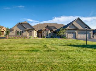 N35W23687 Auburn Ct, Pewaukee, WI 53072