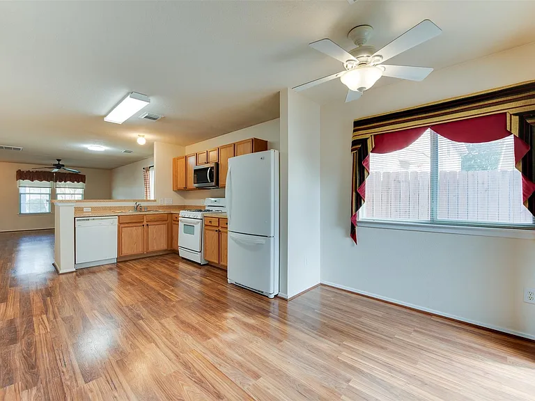 6129 Lone Prairie Way — Photo 15
