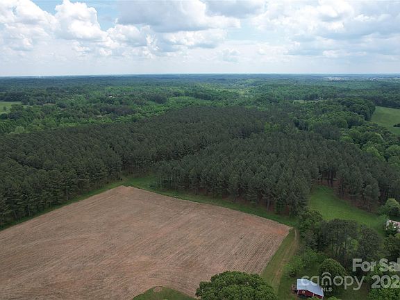 4th image of 132 Sourwood Dr