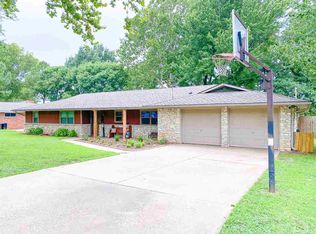 2320 Drake Ln, Ponca City, OK 74604