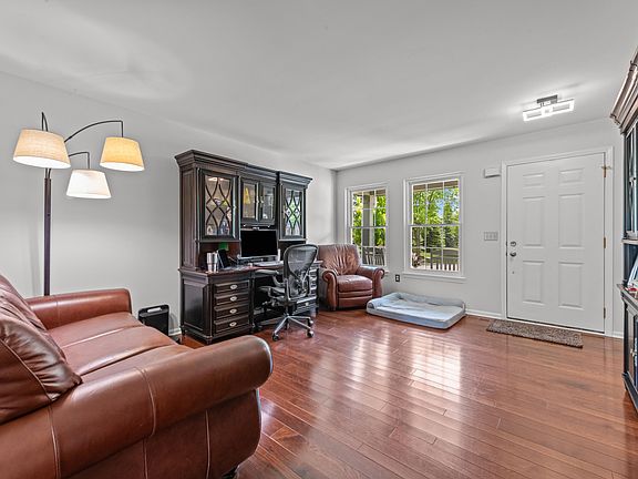 5th image of 39020 Florence Ave