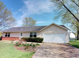 243 Mary Ln, Cary, IL 60013