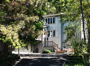 37 Beach Ln, Portage, IN 46368