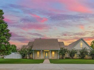 101 Dallas Dr, Burnet, TX 78611