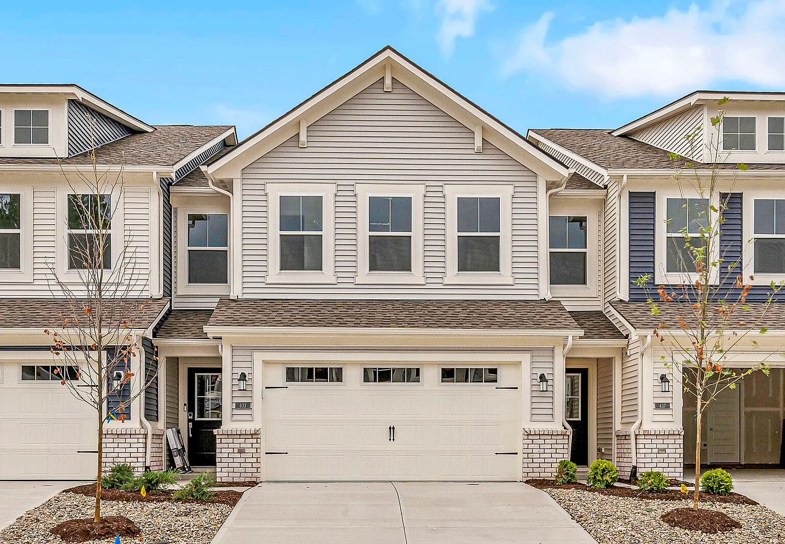 3 bed, 2.5 bath, 1793 sqft, $2,099 — Photo 1