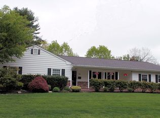 85 Meadow Dr, Hightstown, NJ 08520