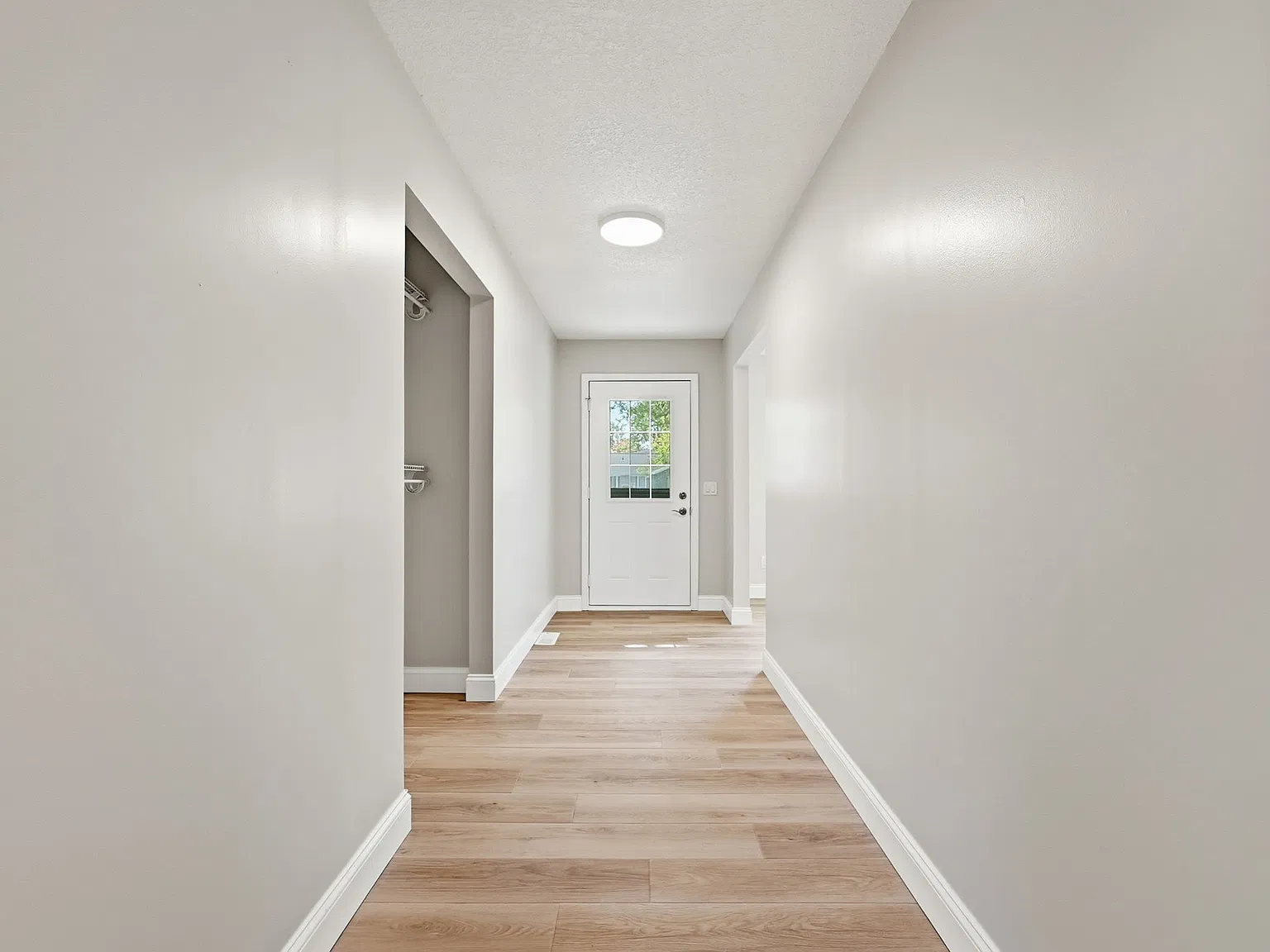 4 bed, 2.5 bath, 2045 sqft, $2,450 — Photo 4