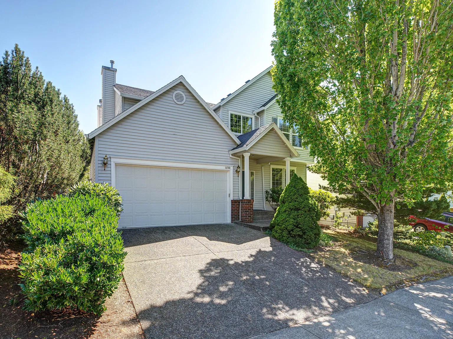 4 bed, 2.5 bath, 2695 sqft, $2,900 — Photo 2