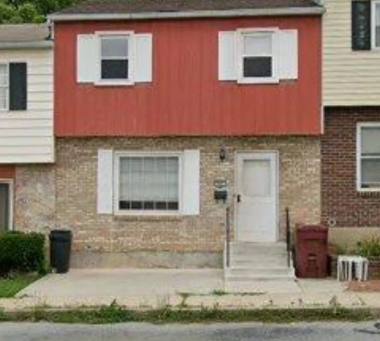3 bed, 1.5 bath, 1220 sqft, $2,000 — Photo 1