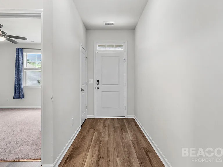 9120 Saint Thomas Ct — Photo 6