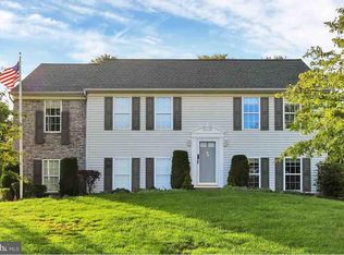 70 Buckingham Dr, Red Lion, PA 17356