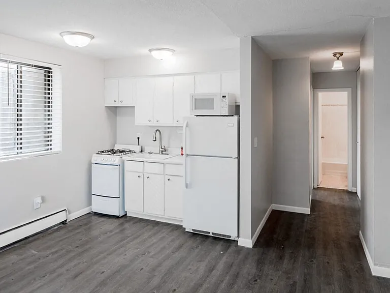 214 Place Apartments — Photo 25