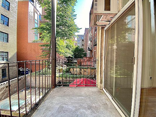 2nd image of 65 W 85th St APT 3