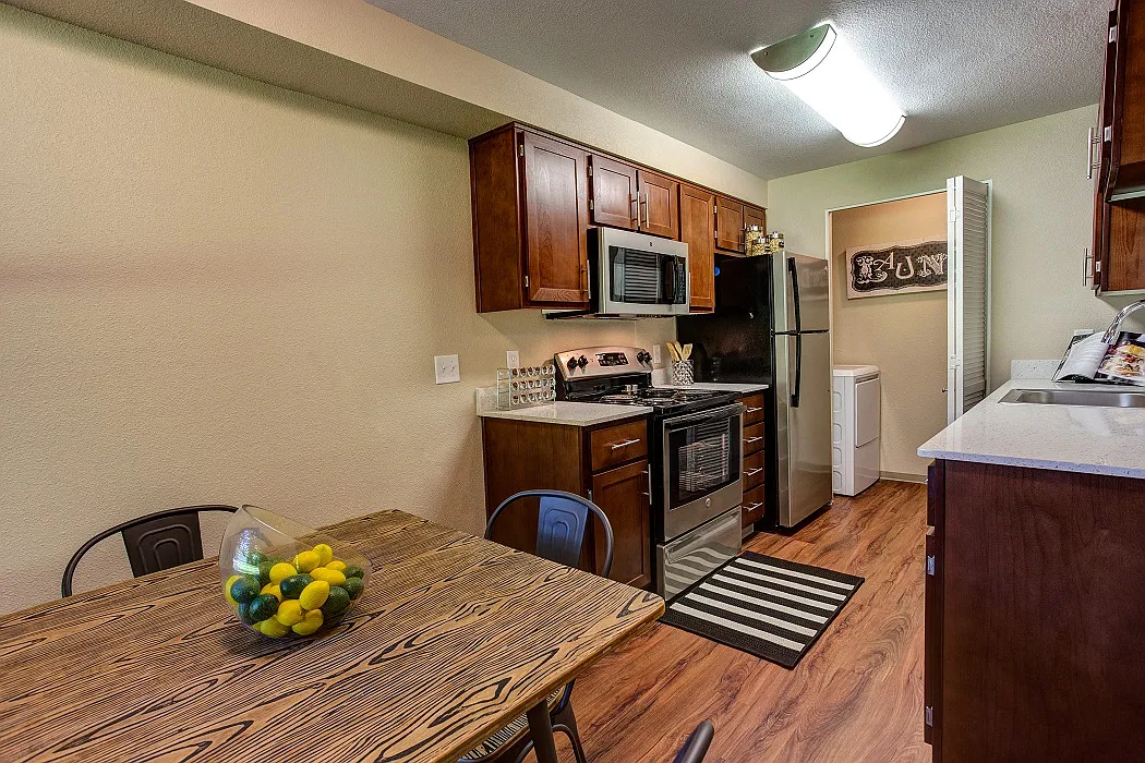 Commons at Creekside Apartments — Photo 3