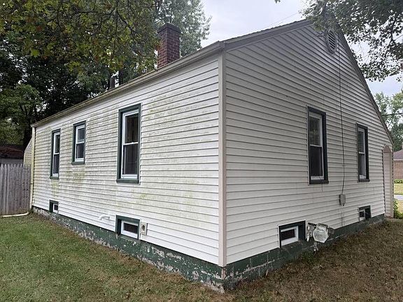 3rd image of 2509 Dearborn Ave