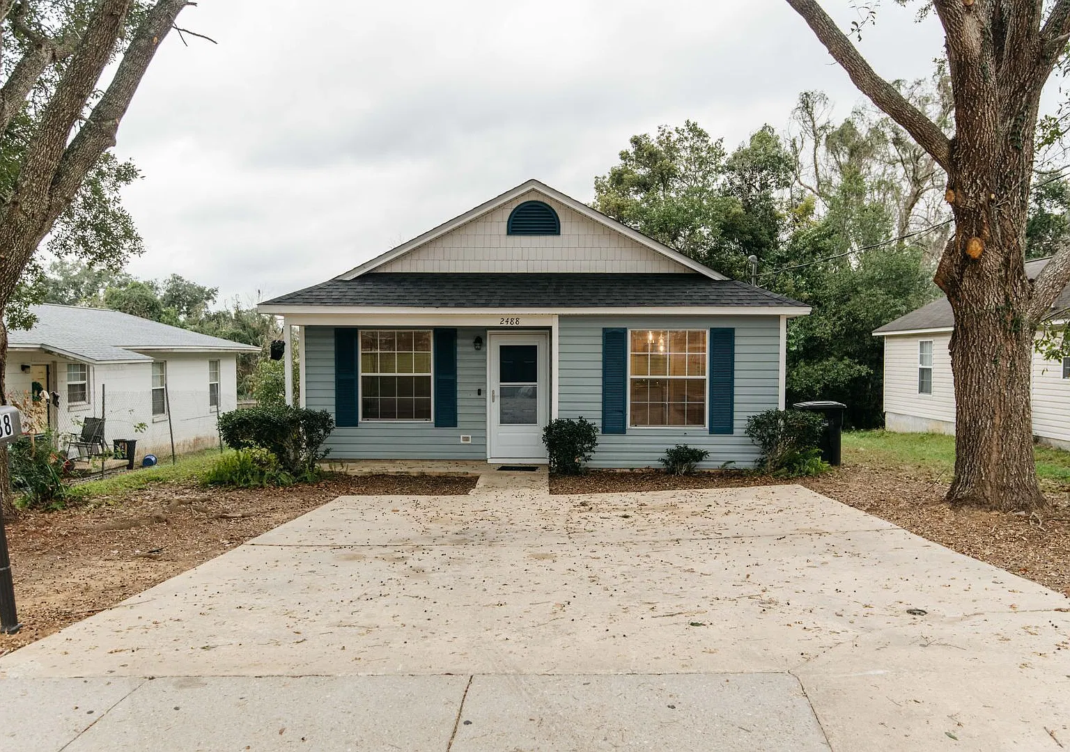 Completely Renovated 3 bed 2 bath single family home — Photo 1