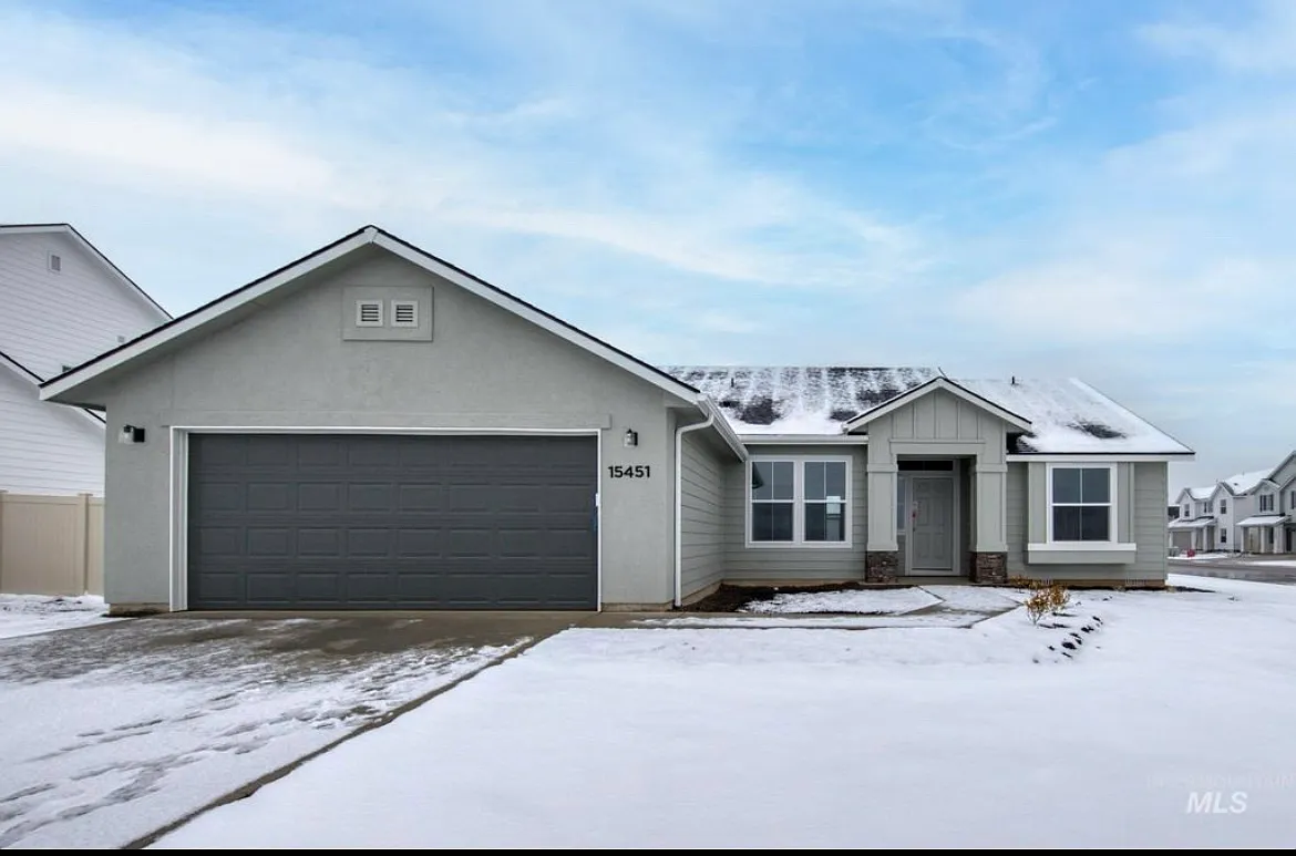 4 bed, 1600 sqft, $2,680 — Photo 1