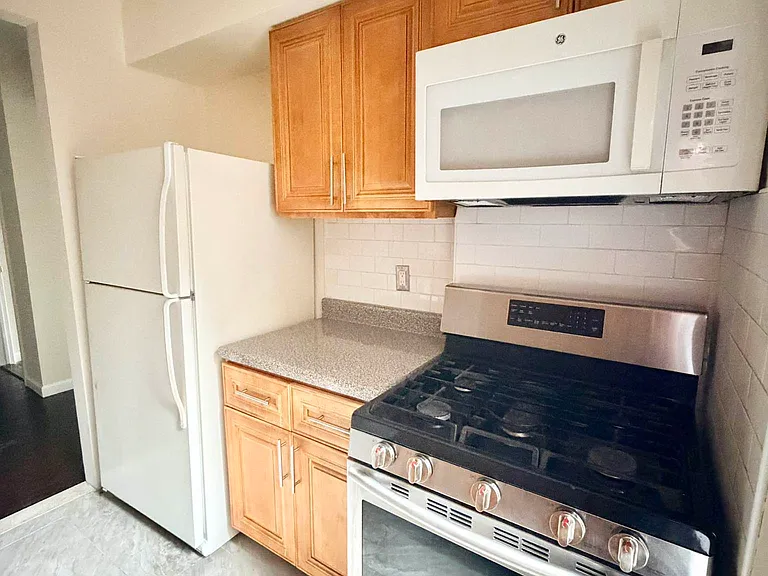 118-40 Metropolitan Ave #3C — Photo 8