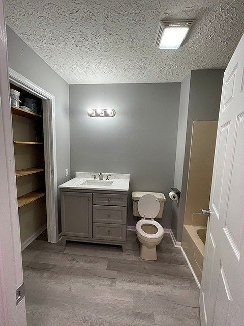 2nd image of 3107 Mayfield Rd #3107