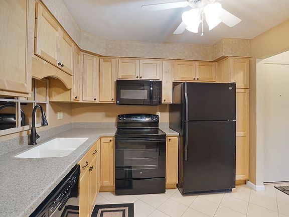 4th image of 2759 Leonard St NW APT C8