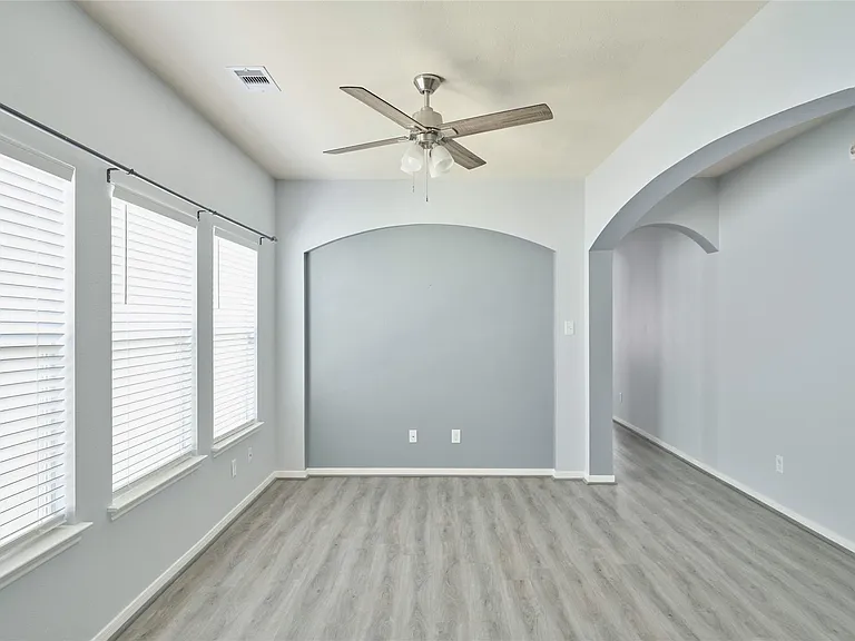 21718 Grassy Hill Ln — Photo 7