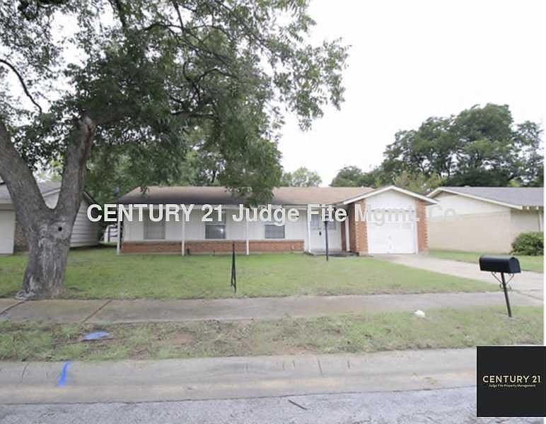 1st image of 109 Bellaire Dr
