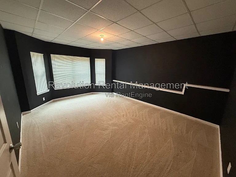 1009 Fable Ln — Photo 18