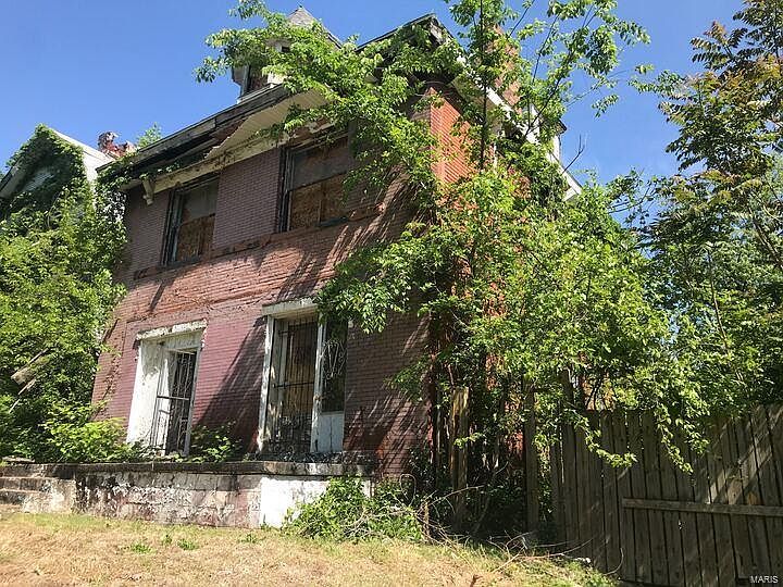 1st image of 5831 Bartmer Ave