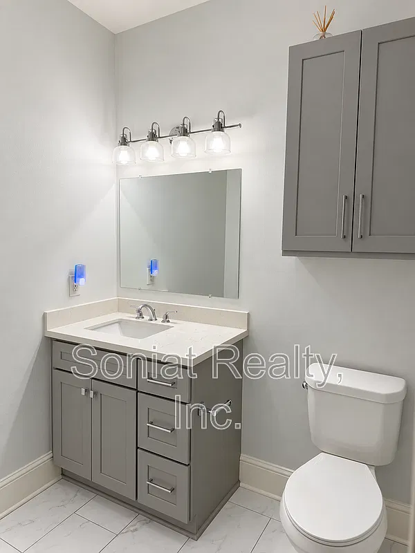 3 bed, 1.0 bath, 1000 sqft, $1,750 — Photo 4