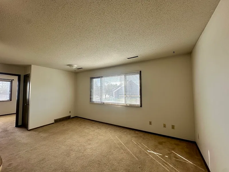 1 bed, 1.0 bath, 600 sqft, $650 — Photo 2