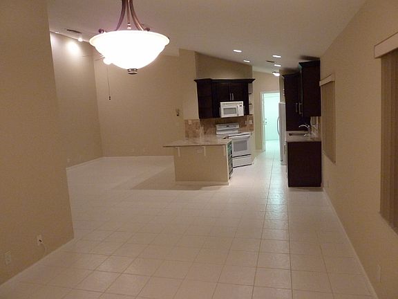 3rd image of 5529 Grande Palm Cir #5529