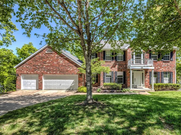 15 Regatta Bay Ct, Lake Saint Louis, MO 63367