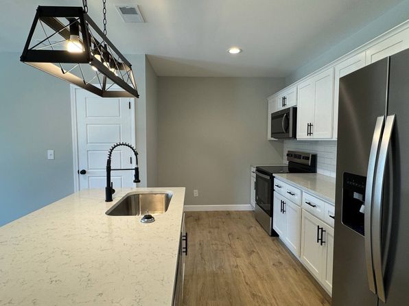 11 Midlane Ave #1