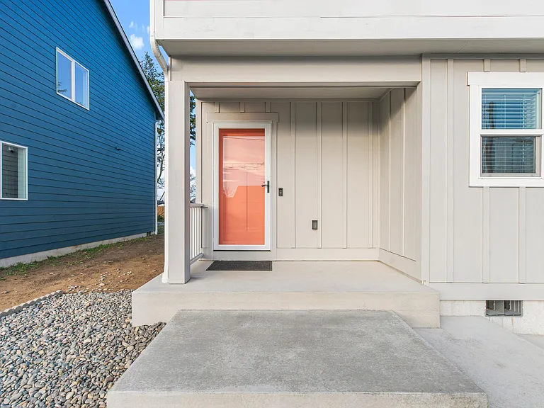 1020 2nd Ave — Photo 34