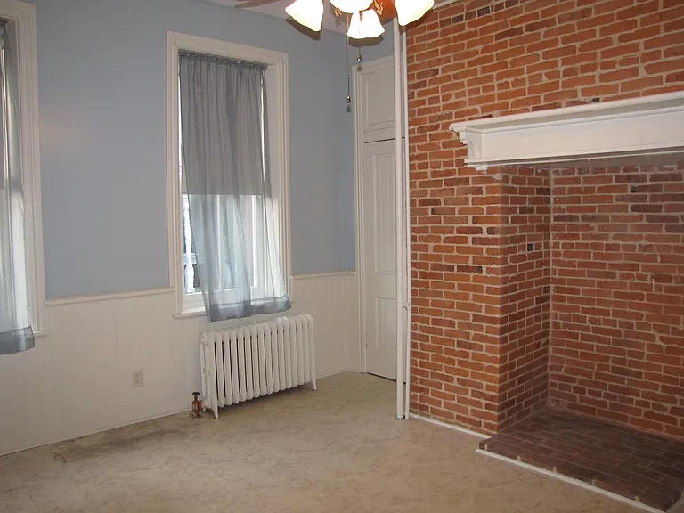 17 N Earl St — Photo 28