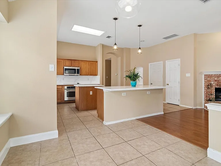 10610 Stone Falls Ln — Photo 11
