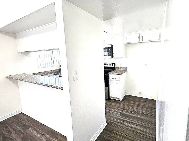 Old Mill Apartments — Photo 9