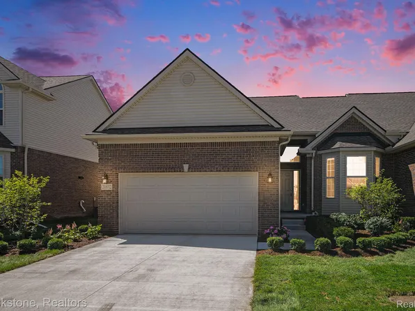 20832 Burn Dr, Macomb, MI 48044