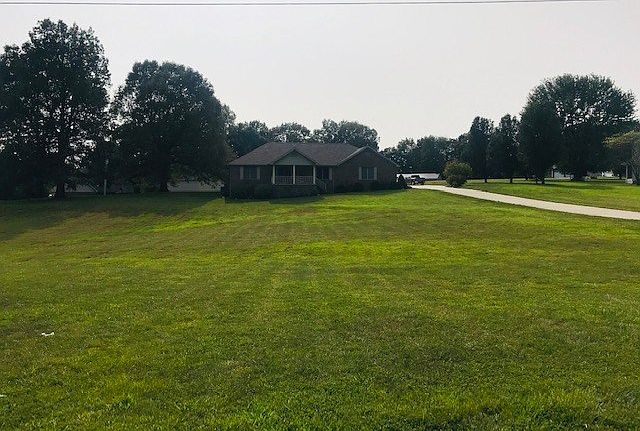 2nd image of 350 Gates Ln