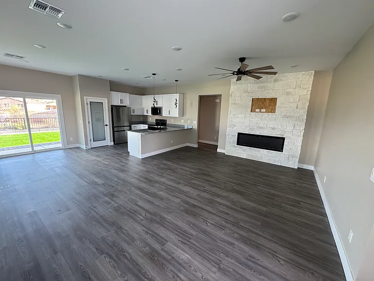 925 Jubal Ln — Photo 6