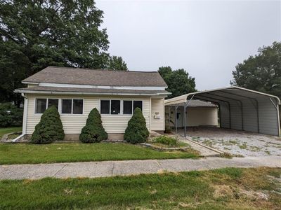 803 E Olive St, Staunton, IL, 62088