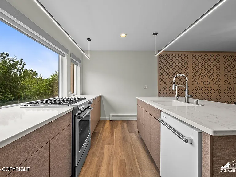 1785 Evangeline Ln — Photo 18