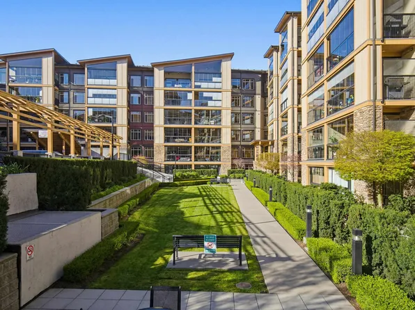 32445 Simon Ave #401, Abbotsford, BC V2T 0G7