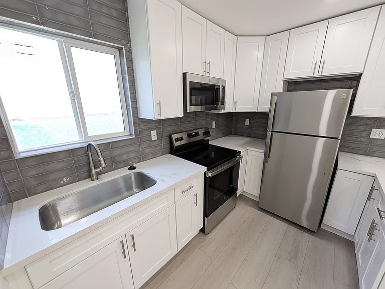 414 E Puente St — Photo 1