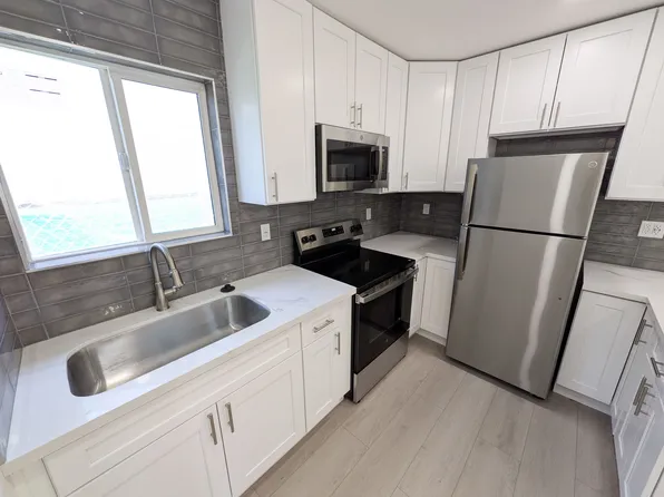 414 E Puente St, Covina, CA 91723
