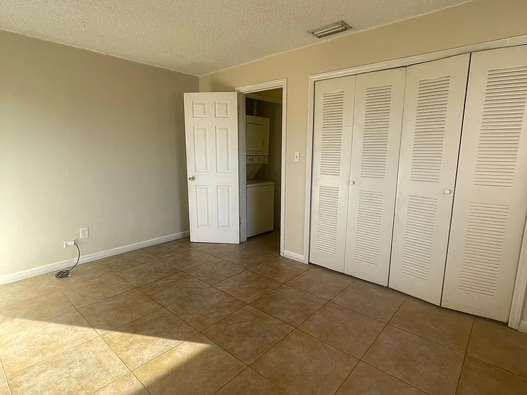 2975 S Fern Creek Ave #2975 — Photo 9