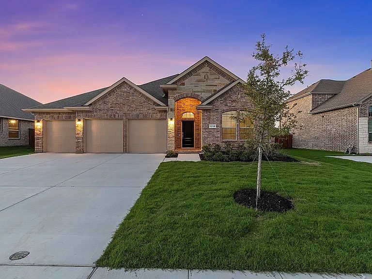 1st image of 1022 Silver Oak Dr