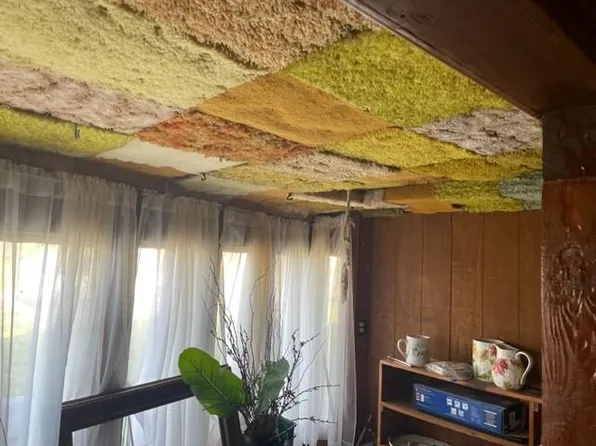 611 SE 2nd St, Lindsay, OK 73052