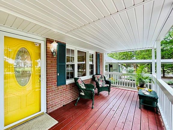 4th image of 503 Old Lakeside Dr