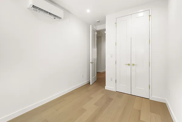 Rented by REAL New York | media 53